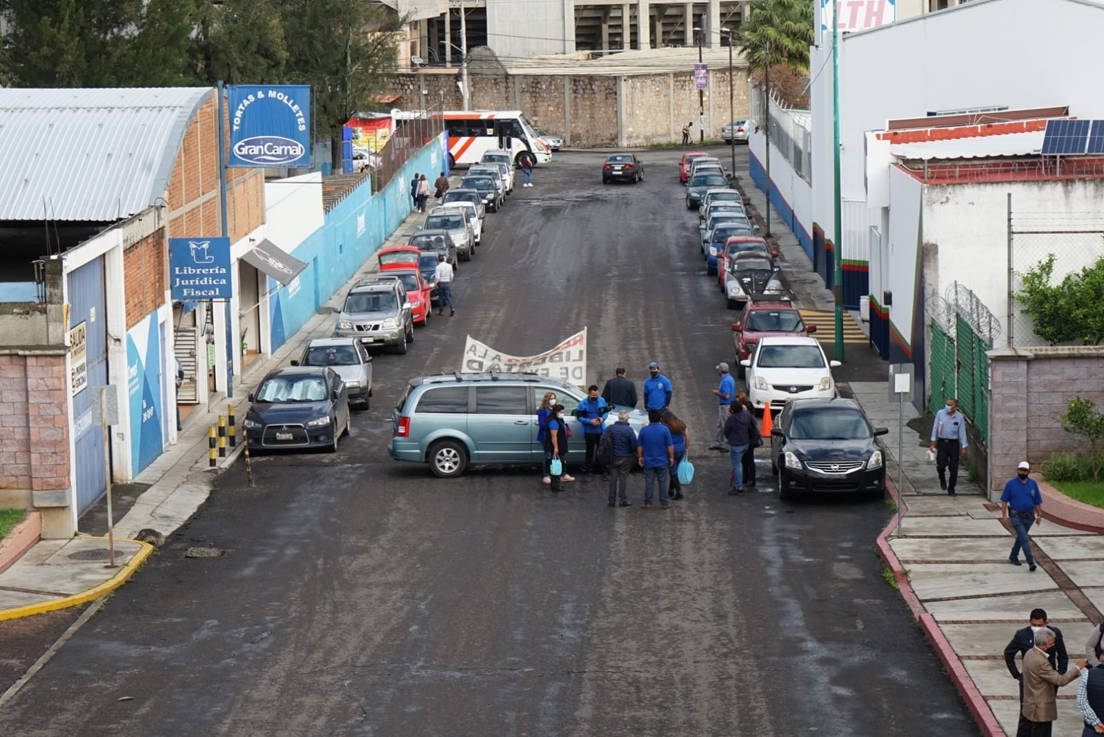 Exigen salario trabajadores del Poder Judicial