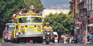 Caravana por el día del Bombero en Morelia