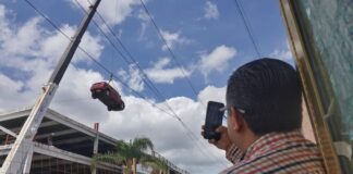 Fueron 3 autos los rescatados, de más de 35, en el incendio del Mercado Independencia