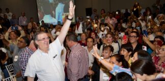 Marcelo Ebrard no se va de Morena