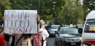 Estudiantes de medicina toman la facultad