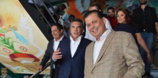 Como en los viejos tiempos, priístas reciben a Alito Moreno.