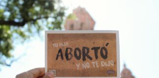 Tendedero abortero sobre plaza Melchor Ocampo