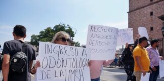 Aspirantes de Santiago Undameo, piden dos espacios al interior de la UMSNH