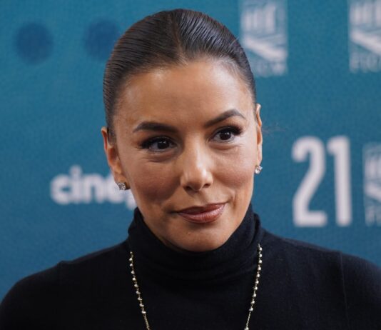 Eva Longoria presenta su película “Flamin’ Hot” en el Festival Internacional de Cine de Morelia