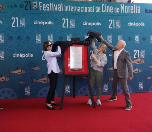 Develan placa de la 21.ª edición del FICM