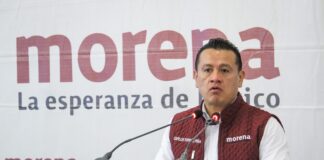 8 o 10 mil pesos gasta Torres Piña en gasolina por semana.