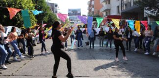 Personal, maestras, maestros y alumnos de la CREN Preescolar de Arteaga se manifiestan con actividades escolares