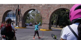 Dignificando el circo de semáforo, en el arte de Anastasia.