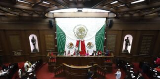 Condecoración “Suprema Junta Nacional Americana” a Luis Girarte Martínez: 75 Legislatura