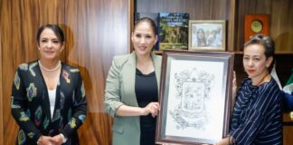 Recibe Legislativo réplica del Escudo Oficial del Estado de Michoacán
