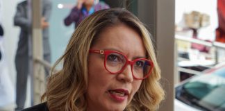 “Ni me descarto ni me anoto”: Rectora