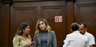 Reconoce Brissa Arroyo trayectoria de Yareni Pérez, galardonada con la presea “Mujer michoacana 2025”