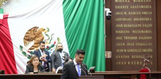 Impulsa Poncho Chávez reforma para sancionar la violencia política de género en el Congreso de Michoacán. El diputado señaló que a pesar de los avances en materia de paridad de género no existen aún mecanismos