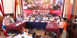 Comisión de Turismo acompaña presentación de la 3ra Feria del Mole en Santiago Tupátaro.La feria se llevará a cabo los días 19 y 20 de abril.