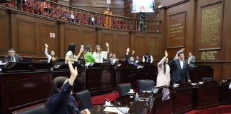 Exhorta Congreso a UMSNH a convenir con DIF para que sus adolescentes estudien de manera gratuita