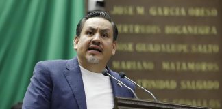 Conceden licencia por tiempo indefinido para separarse de su cargo como diputado local a Víctor Manríquez González