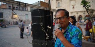 El Gallito: el DJ de 73 años que hace bailar a los viejitos de Morelia