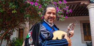 De los portales llenos de comerciantes a los escenarios de Europa: la vida de José Refugio.