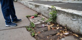 Vecinos de la colonia Félix Ireta denuncian abandono y exigen desazolve del drenaje ante inundaciones