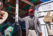 A la orilla del lago, donde el tiempo se detuvo; La vida de don Vicente