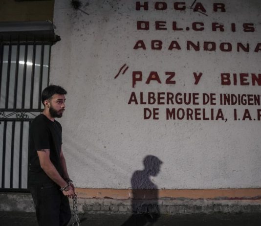 Antes del viacrucis, la fe toma forma en la Juárez