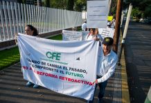 Jubilados de CFE protestan por limitaciones a pensiones y anuncian ruta legal