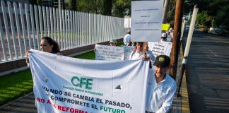 Jubilados de CFE protestan por limitaciones a pensiones y anuncian ruta legal