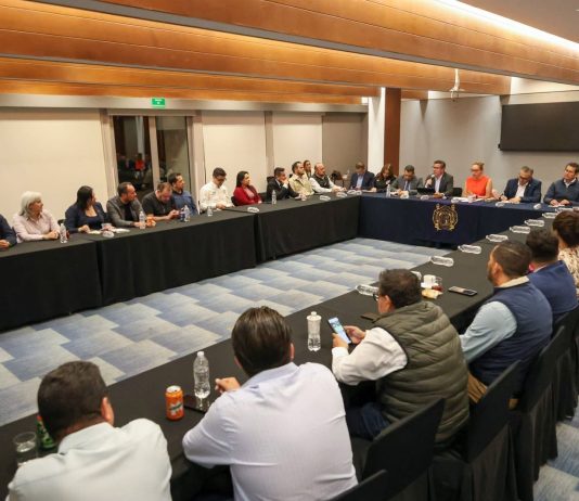 IRECTORAS Y DIRECTORES CIERRAN FILAS CON LA UMSNH