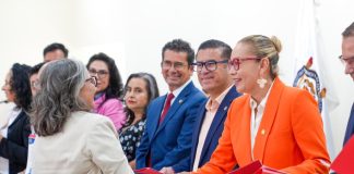SE HACE JUSTICIA LABORAL A DOCENTES NICOLAITAS; YARABÍ ÁVILA ENTREGA NOMBRAMIENTOS DE MATERIAS DEFINITIVAS