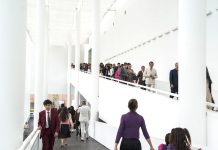 Inundan Testigos de Jehová CECONEXPO; prevén más de 21 mil asistentes en Morelia