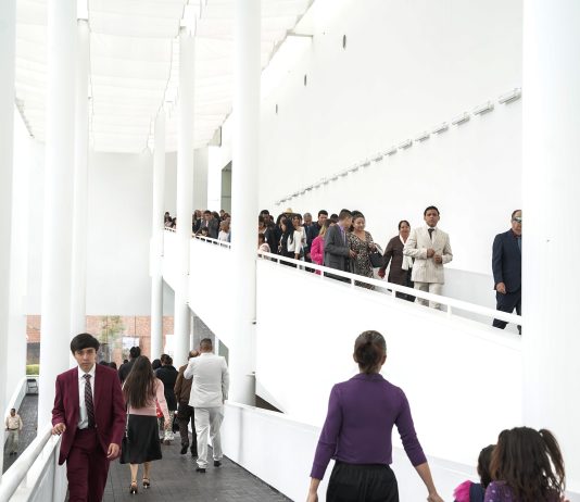 Inundan Testigos de Jehová CECONEXPO; prevén más de 21 mil asistentes en Morelia