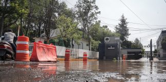 Entre charcos y baches, así quedo la zona de Fiscalía con las lluvias