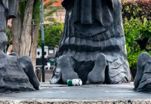 Las Tarascas amanecen con basura tras festejos por triunfo de México