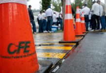Jubilados de CFE acusan descuentos y errores en pagos por reforma al artículo 127