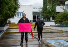 Exelementos de Policía Morelia se manifiestan en Manantiales; exigen pago de finiquitos