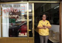 67 años entre tijeras: Don Toño mantiene viva la peluquería tradicional en Morelia