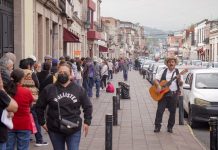 Una mañana de bancos y paciencia por la Pensión del Bienestar