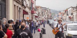 Una mañana de bancos y paciencia por la Pensión del Bienestar