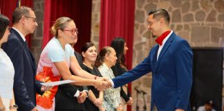 A NO PERDER SUS RAÍCES, LLAMA YARABÍ ÁVILA A EGRESADAS Y EGRESADOS DE IDIOMAS