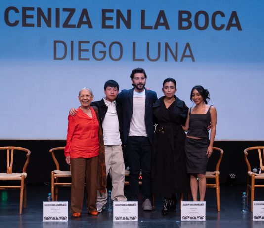 Diego Luna presenta en el FICM su adaptación de “Ceniza en la boca”, una historia sobre el abandono y la migración